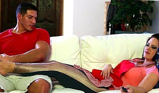 Ева молодая девушка, а одевается уже, как шлюха со стажем.., порно видео