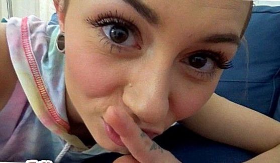 Красивая брюнеточка пришла на сеанс массажа, но она не подозревала, что попала к настоящему мастеру тонкого массажа и жгучего секса, порно видео