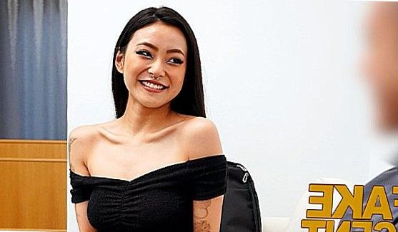Маленькие Сиськи: Lisa Torrisi заполняет свои отверстия огромным членом, порно видео